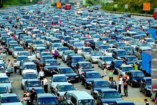 國慶歸來，良辰有100種理由讓您備一個汽車啟動電源！